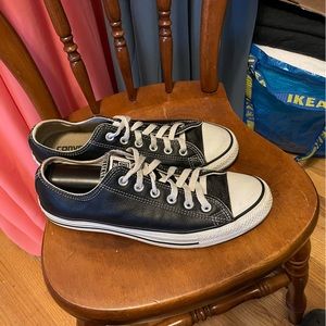CONVERSE ALL STAR BLACK LEATHER SNEAKER SIZE 7.5 MENS/9.5 WOMENS